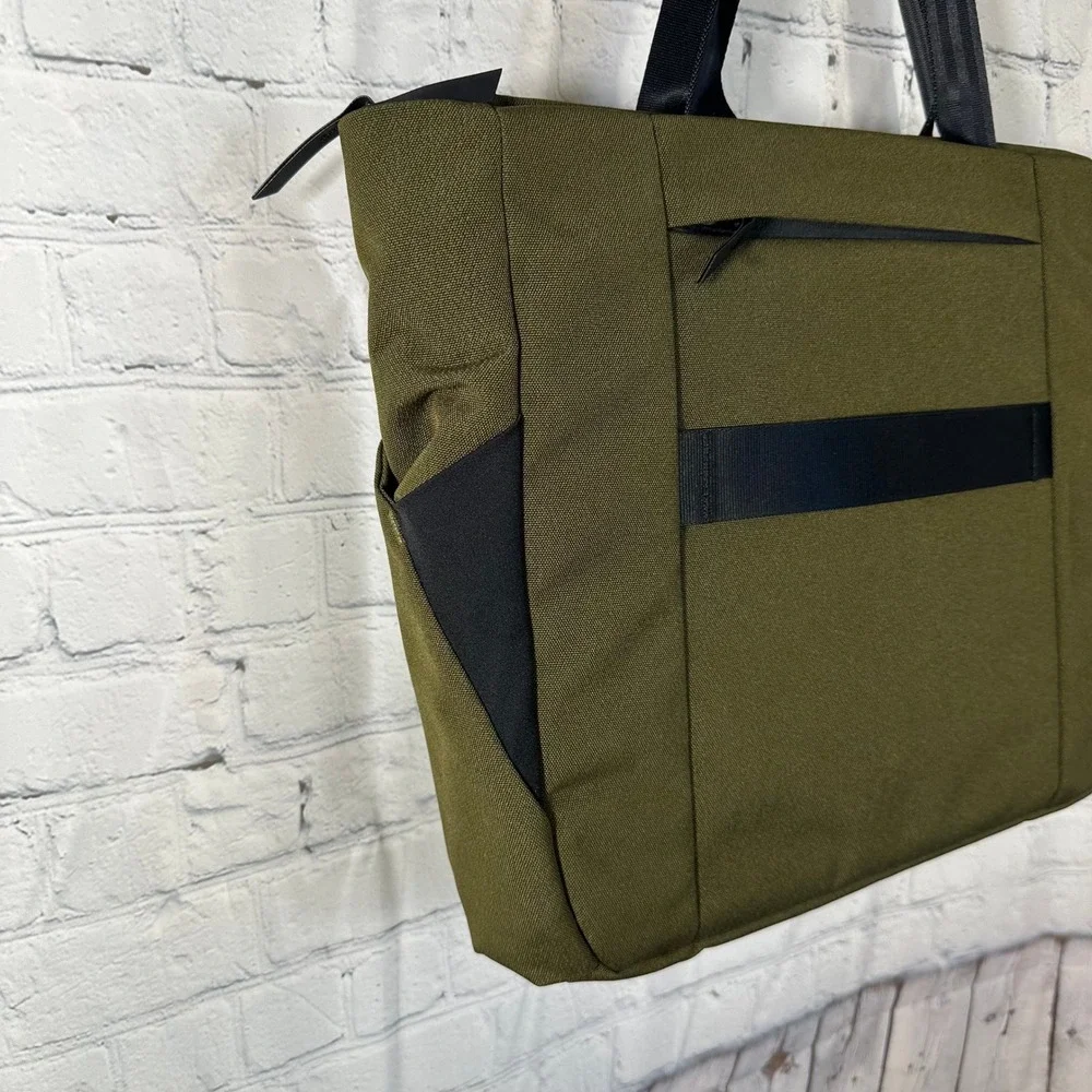 Alpaka Bravo Tote Green Axoflux Laptop Bag Travel Commuter Shoulder Bag 12L